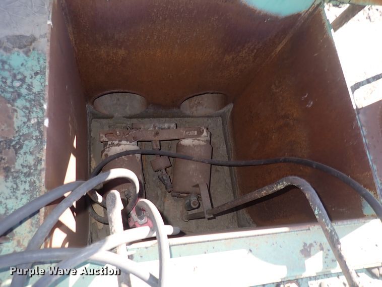 image for item DN2395 1994 Garlock  tar kettle