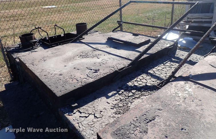 image for item DN2396 2003 Garlock  tar kettle