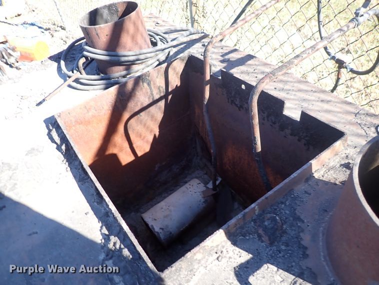 image for item DN2396 2003 Garlock  tar kettle