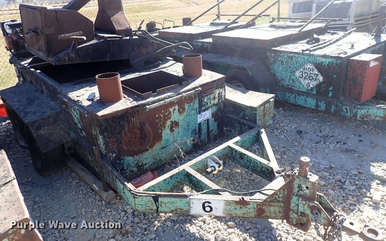 image for item DN2406 1993 Garlock  tar kettle