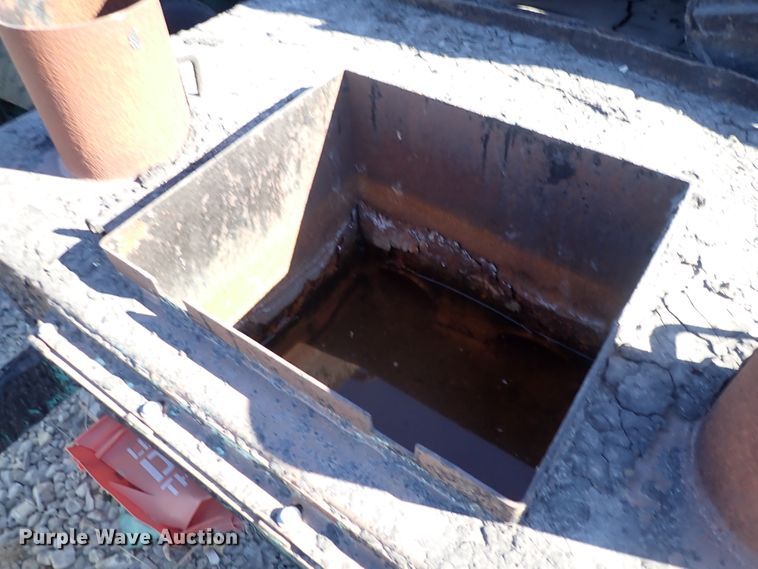 image for item DN2406 1993 Garlock  tar kettle