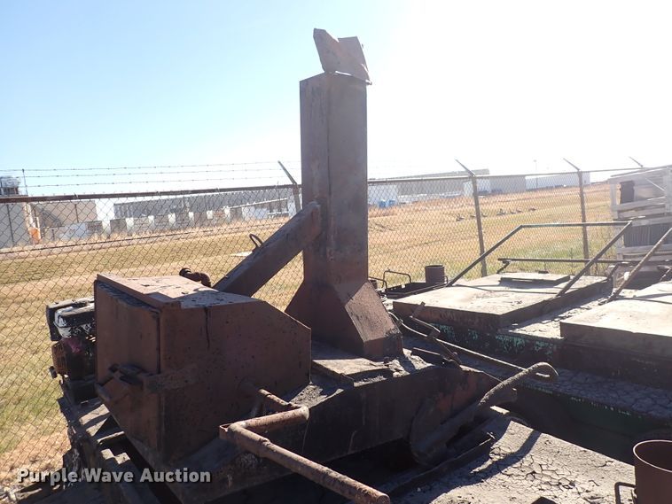 image for item DN2406 1993 Garlock  tar kettle