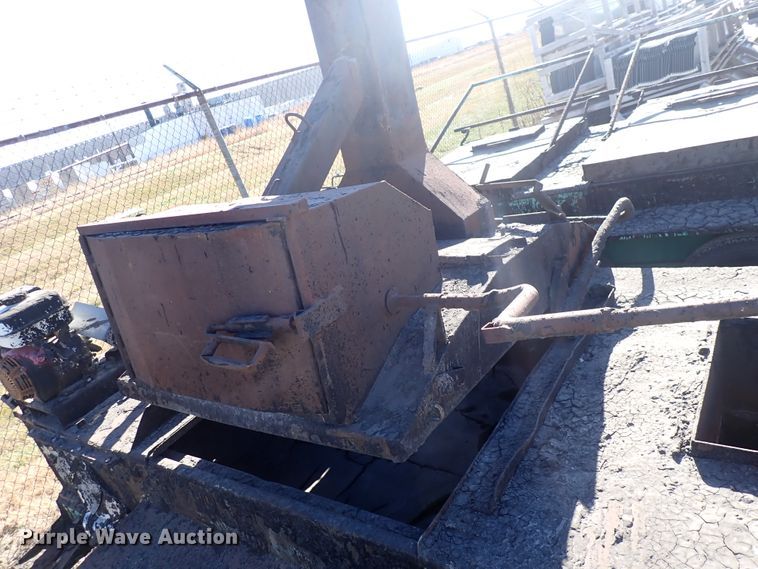 image for item DN2406 1993 Garlock  tar kettle