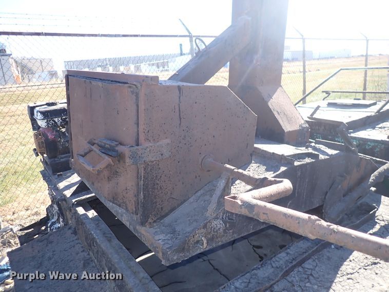 image for item DN2406 1993 Garlock  tar kettle