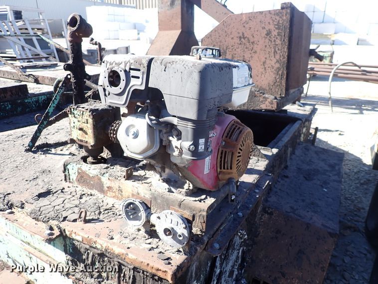 image for item DN2406 1993 Garlock  tar kettle