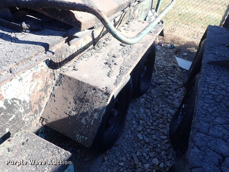 image for item DN2406 1993 Garlock  tar kettle