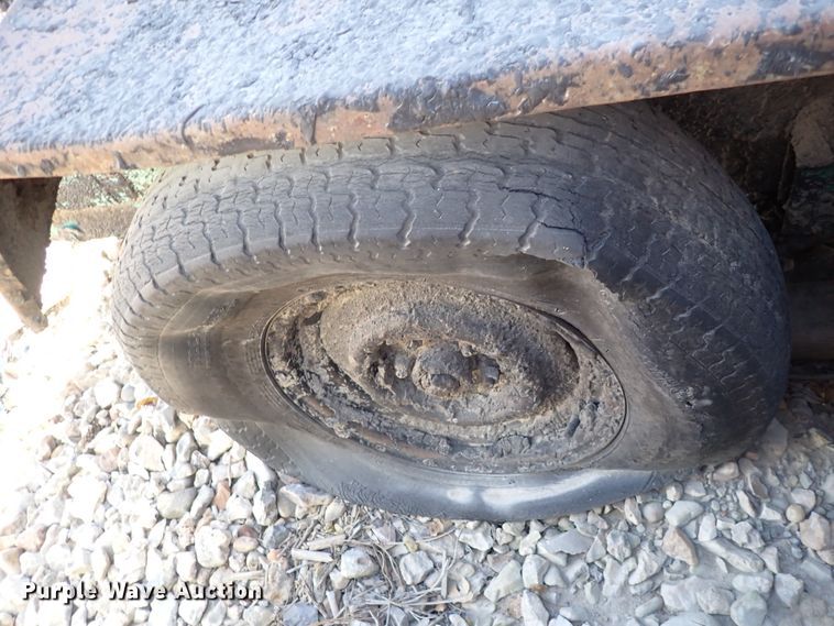 image for item DN2406 1993 Garlock  tar kettle