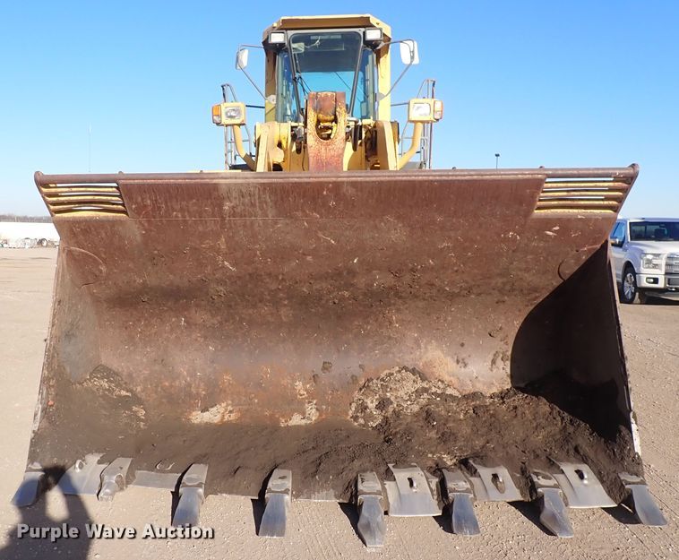 image for item DN2408 2000 Komatsu WA600-1LE  wheel loader