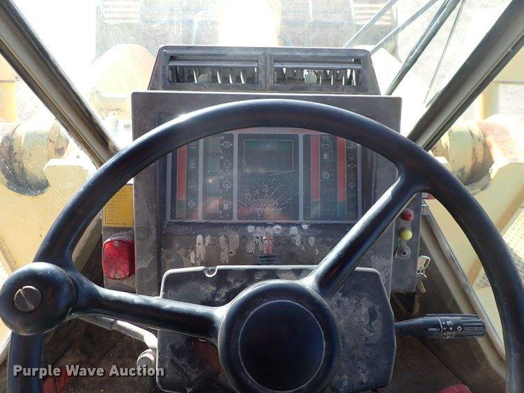 image for item DN2408 2000 Komatsu WA600-1LE  wheel loader