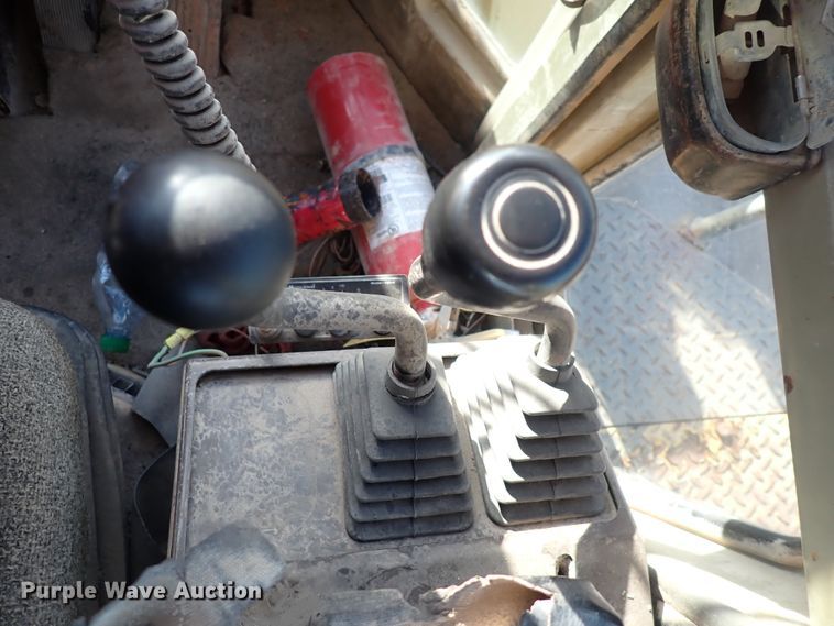 image for item DN2408 2000 Komatsu WA600-1LE  wheel loader