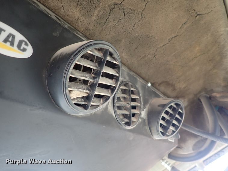 image for item DN2408 2000 Komatsu WA600-1LE  wheel loader