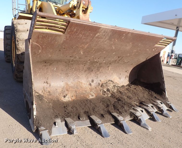 image for item DN2408 2000 Komatsu WA600-1LE  wheel loader