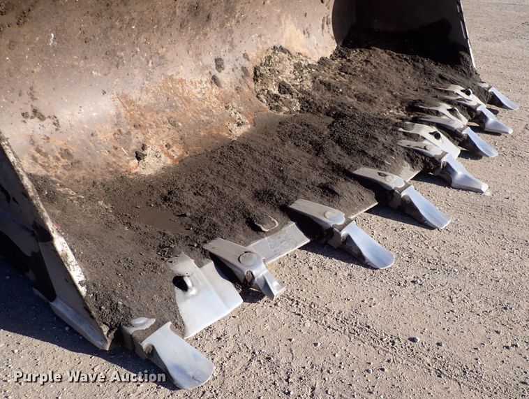 image for item DN2408 2000 Komatsu WA600-1LE  wheel loader