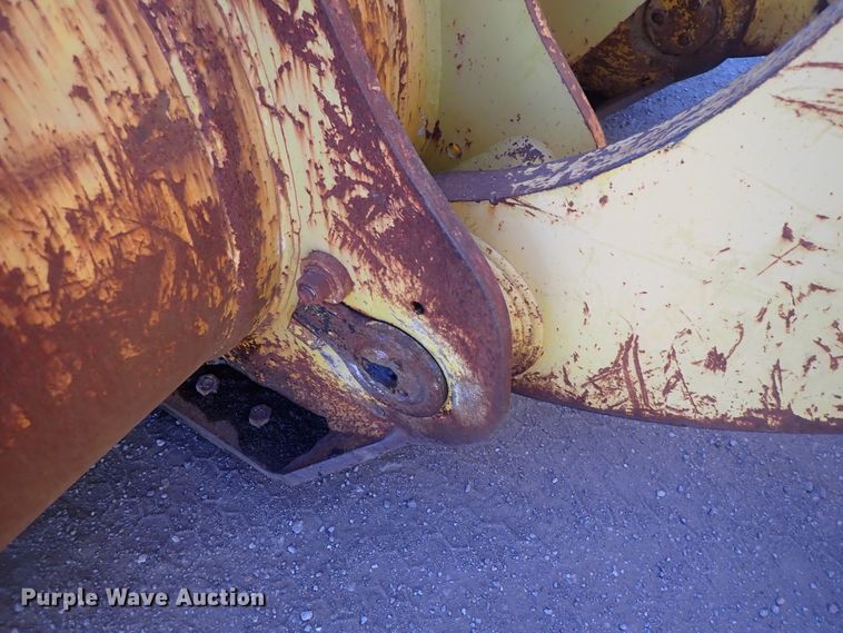 image for item DN2408 2000 Komatsu WA600-1LE  wheel loader