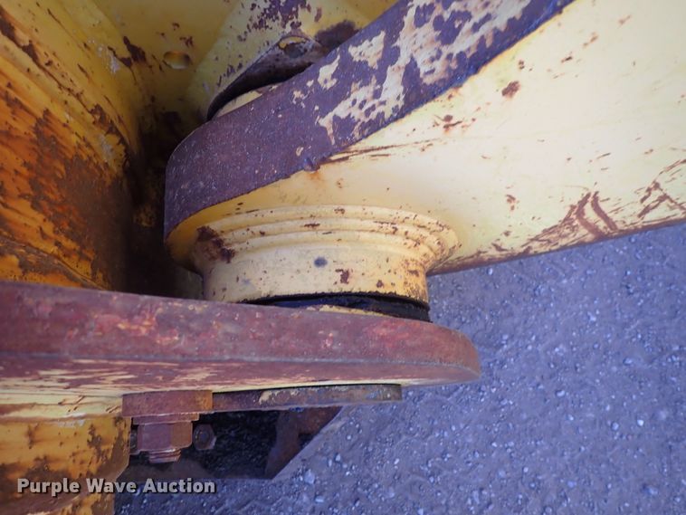 image for item DN2408 2000 Komatsu WA600-1LE  wheel loader