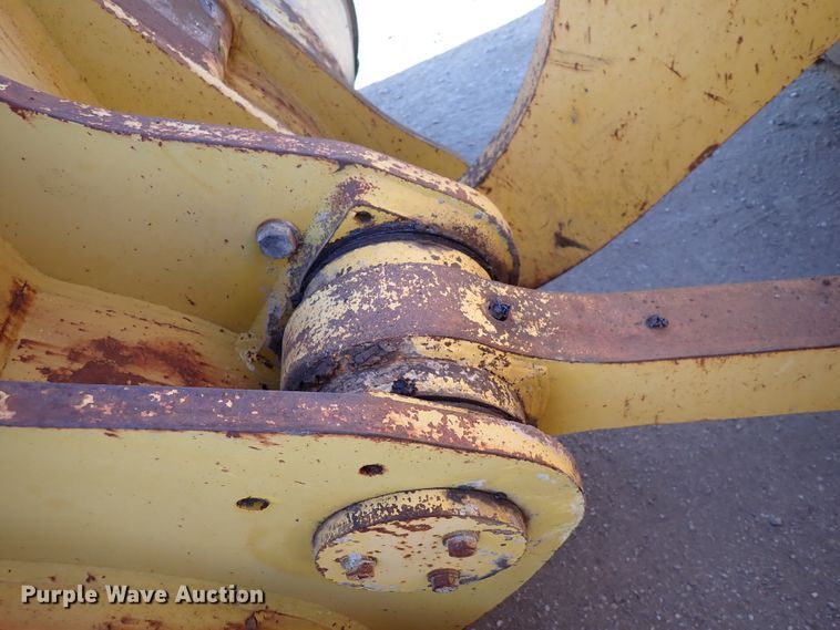image for item DN2408 2000 Komatsu WA600-1LE  wheel loader