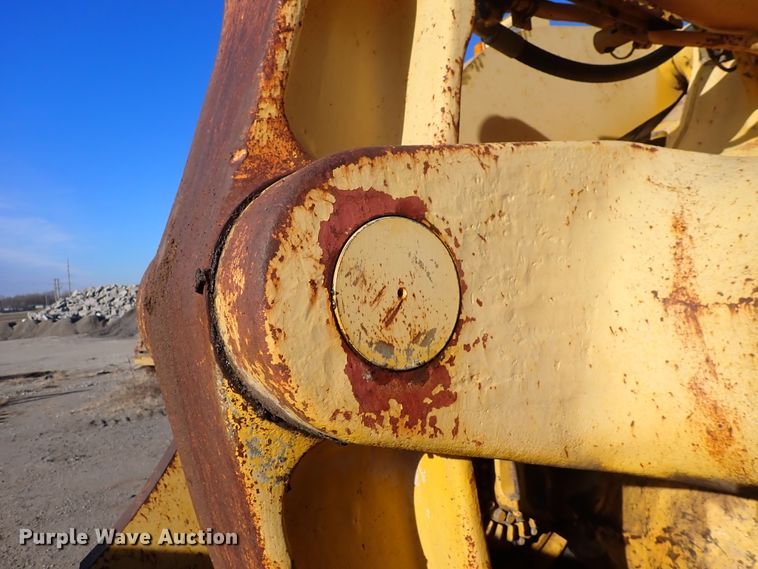 image for item DN2408 2000 Komatsu WA600-1LE  wheel loader