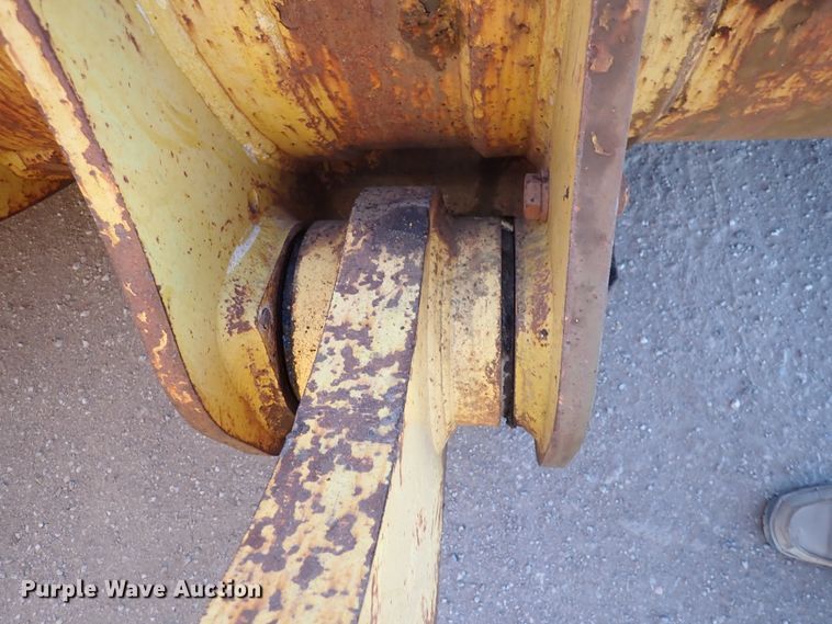image for item DN2408 2000 Komatsu WA600-1LE  wheel loader
