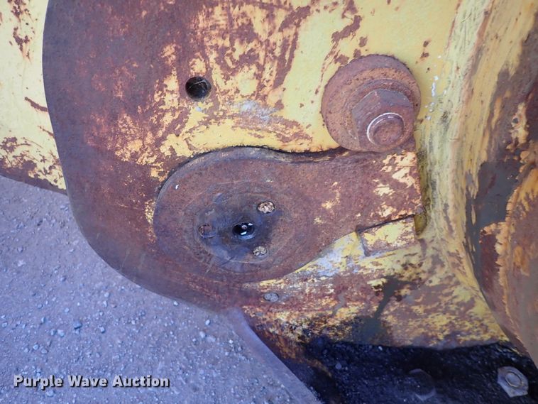 image for item DN2408 2000 Komatsu WA600-1LE  wheel loader