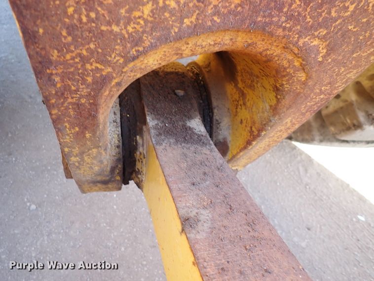 image for item DN2408 2000 Komatsu WA600-1LE  wheel loader