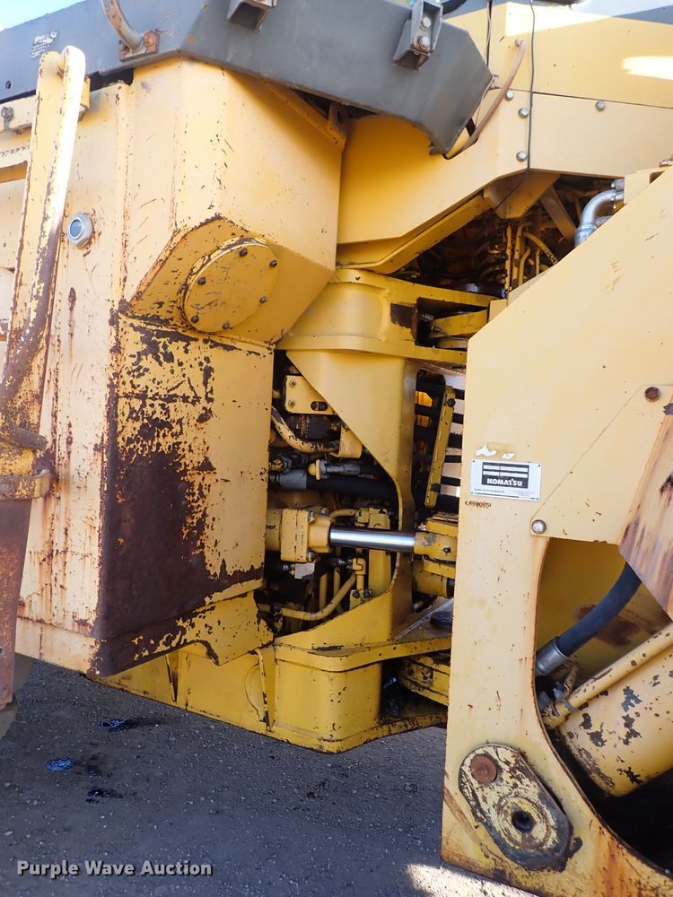 image for item DN2408 2000 Komatsu WA600-1LE  wheel loader