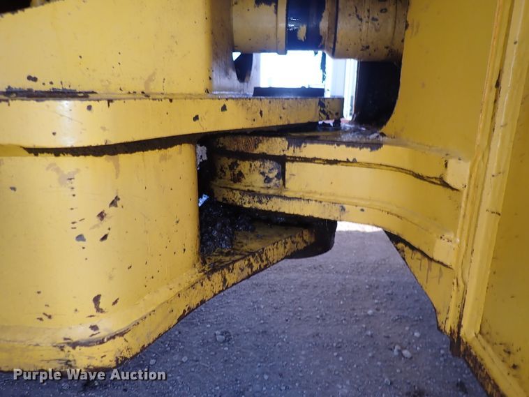 image for item DN2408 2000 Komatsu WA600-1LE  wheel loader
