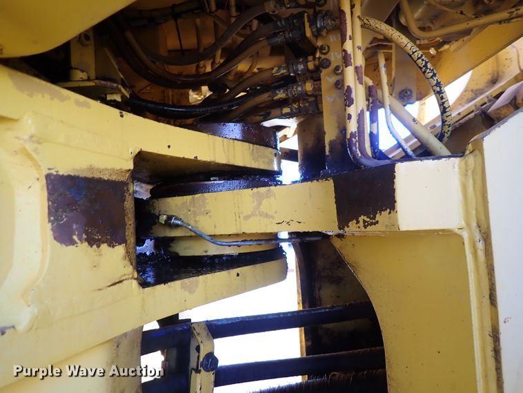 image for item DN2408 2000 Komatsu WA600-1LE  wheel loader