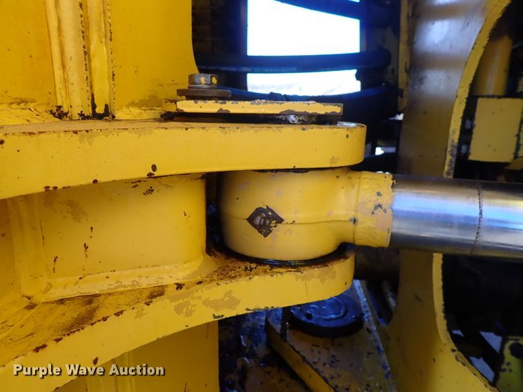 image for item DN2408 2000 Komatsu WA600-1LE  wheel loader