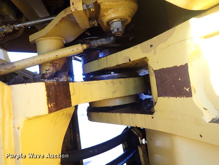 image for item DN2408 2000 Komatsu WA600-1LE  wheel loader