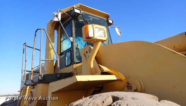 image for item DN2408 2000 Komatsu WA600-1LE  wheel loader