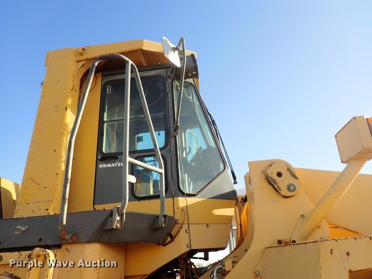 image for item DN2408 2000 Komatsu WA600-1LE  wheel loader