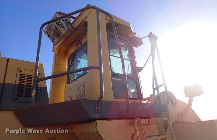 image for item DN2408 2000 Komatsu WA600-1LE  wheel loader