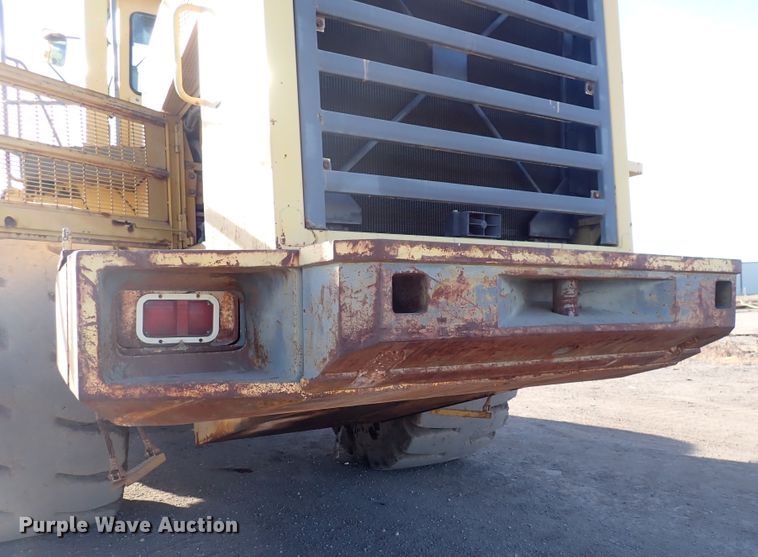 image for item DN2408 2000 Komatsu WA600-1LE  wheel loader