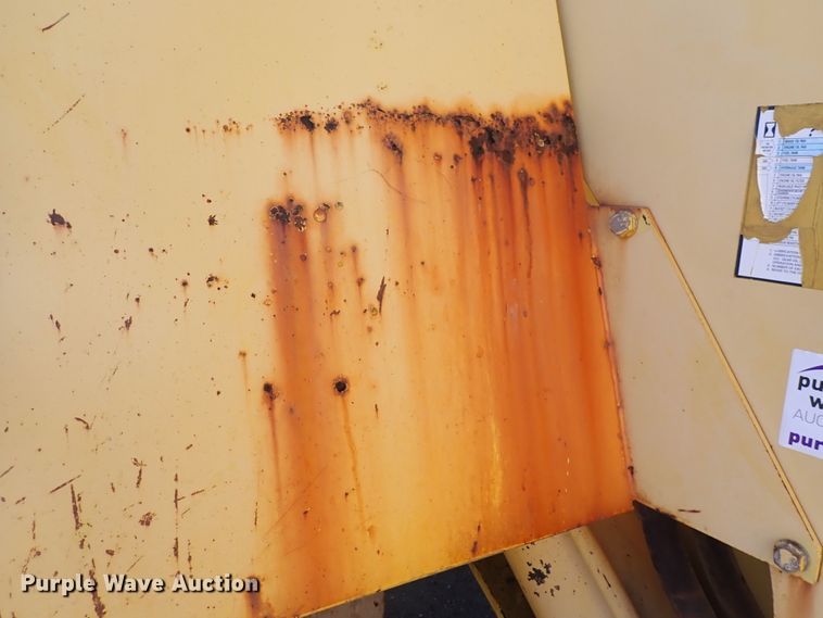 image for item DN2408 2000 Komatsu WA600-1LE  wheel loader