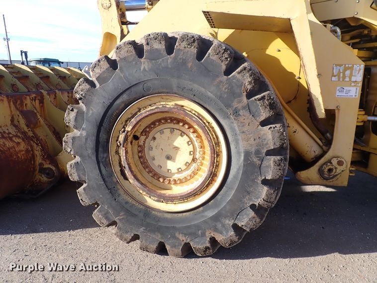 image for item DN2408 2000 Komatsu WA600-1LE  wheel loader