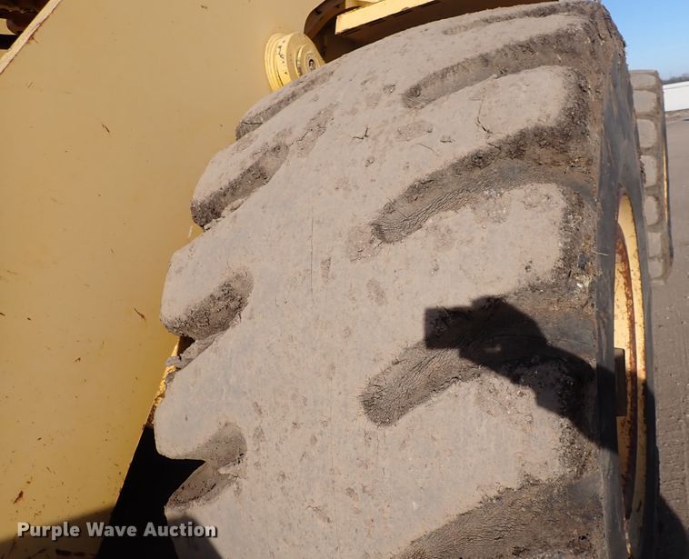 image for item DN2408 2000 Komatsu WA600-1LE  wheel loader