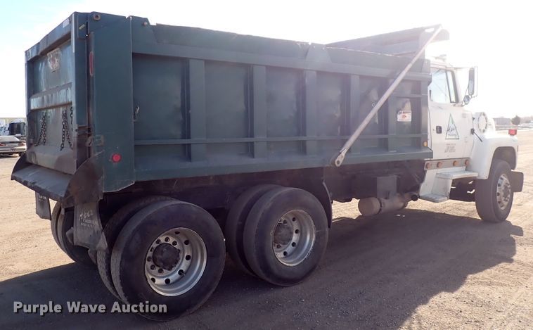 image for item DN2410 1992 Ford LT8000  dump truck