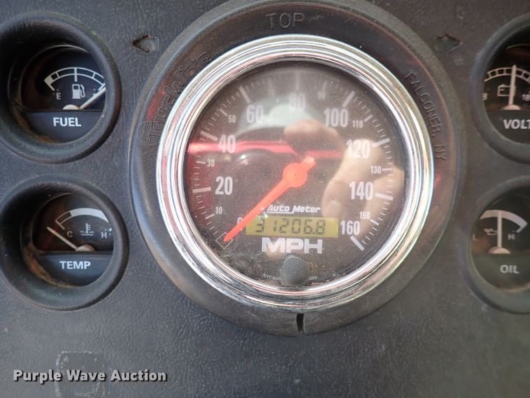 image for item DN2410 1992 Ford LT8000  dump truck