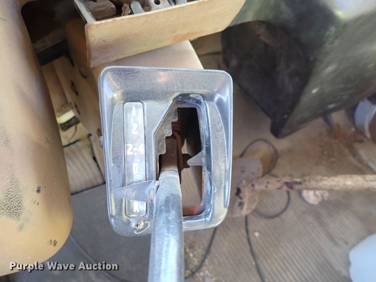 image for item DN2410 1992 Ford LT8000  dump truck