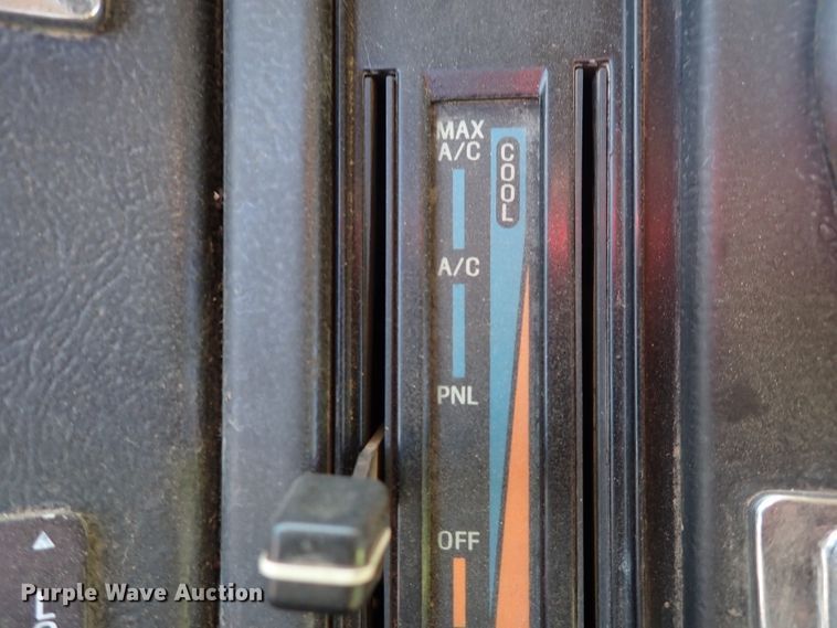 image for item DN2410 1992 Ford LT8000  dump truck