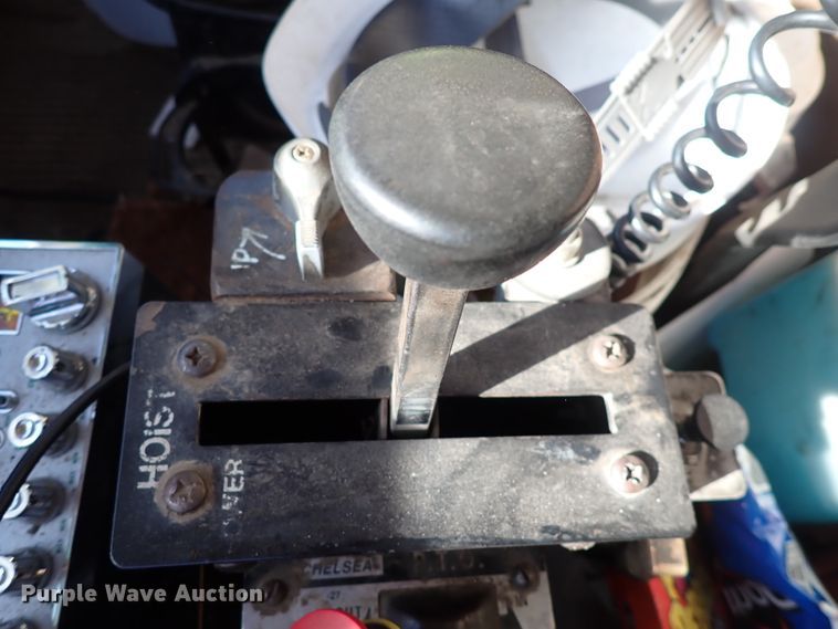 image for item DN2410 1992 Ford LT8000  dump truck