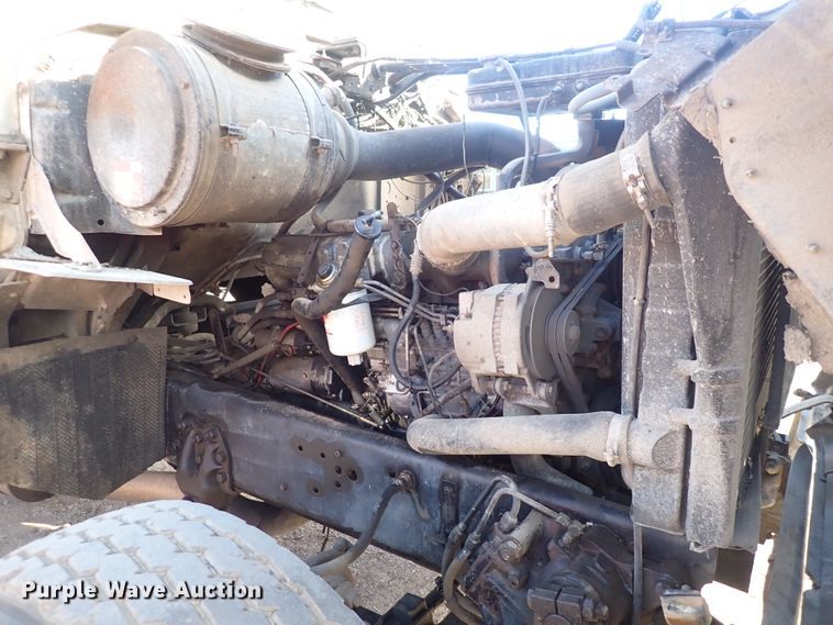 image for item DN2410 1992 Ford LT8000  dump truck