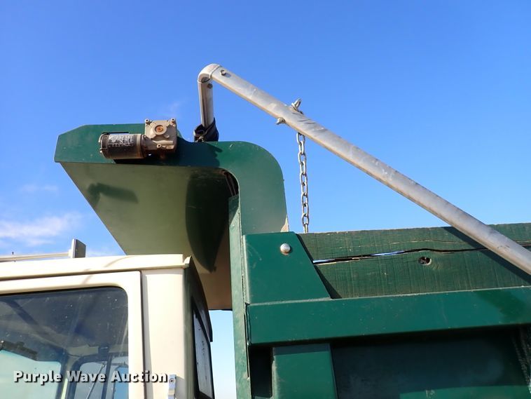 image for item DN2410 1992 Ford LT8000  dump truck