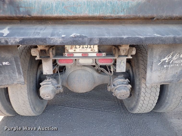 image for item DN2410 1992 Ford LT8000  dump truck