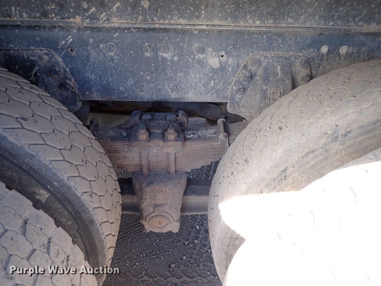 image for item DN2410 1992 Ford LT8000  dump truck