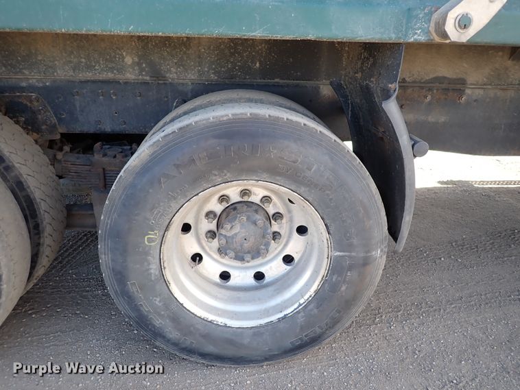 image for item DN2410 1992 Ford LT8000  dump truck