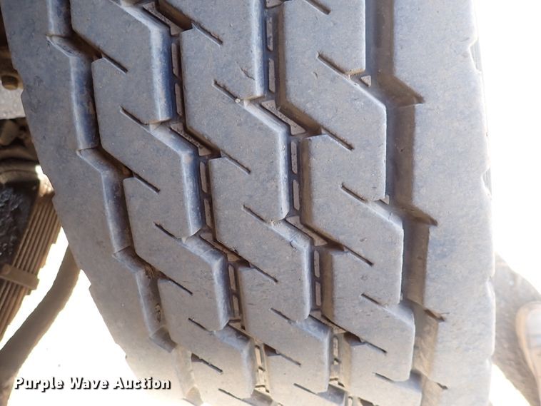 image for item DN2410 1992 Ford LT8000  dump truck