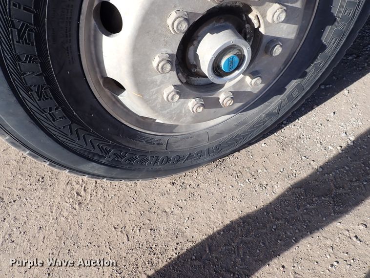 image for item DN2410 1992 Ford LT8000  dump truck