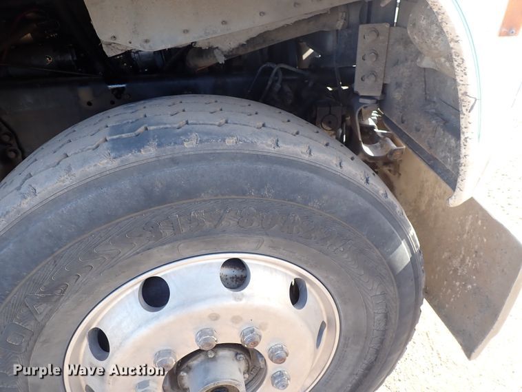 image for item DN2410 1992 Ford LT8000  dump truck