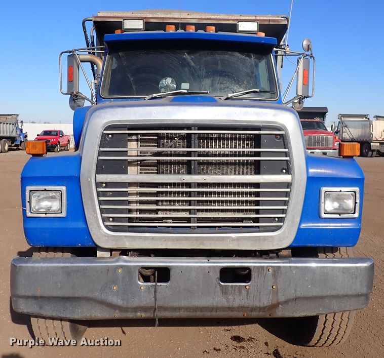 image for item DN2411 1994 Ford LT8000F  dump truck